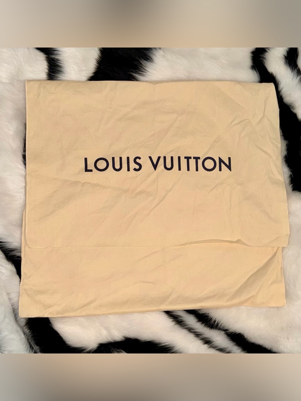 Louis Vuitton Large Dust Bag, approximately 23.5” x 21” – Like New - Picture 2 of 3